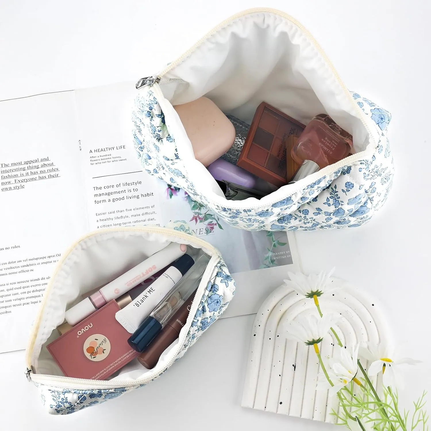 2Pcs Quilted Cotton Makeup Bag Large Travel Makeup Pouch Small Brush Holder Set for Women Floral Coquette Makeup Bag Cute Aesthetic Cosmetic Bag Blue Toiletry Organizer Storage Bag Big Zipper Pouch