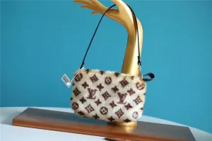 8401 - Bags - Sleek and smooth Bags Vuitton Louis CC Efficient communication