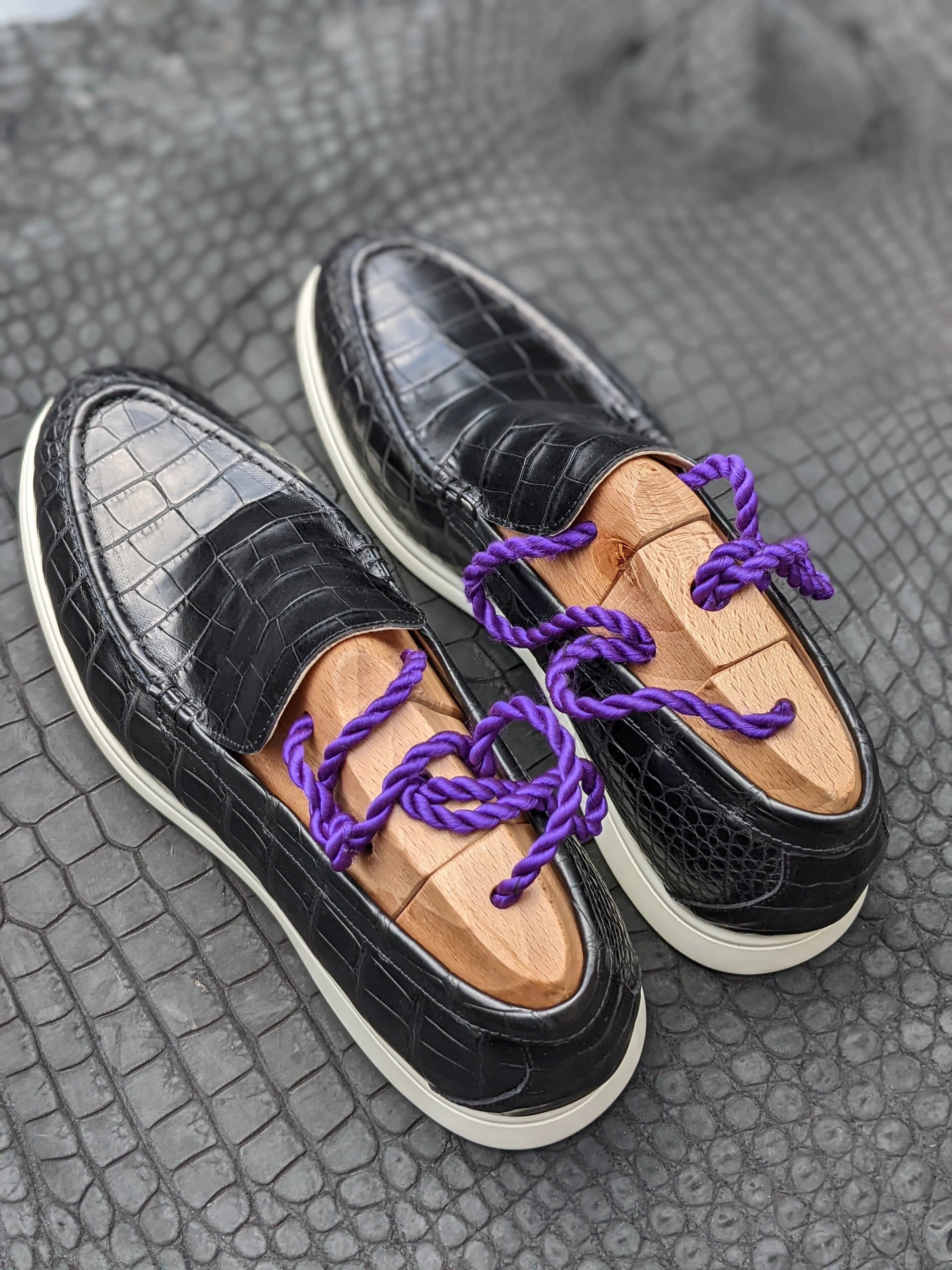 Ascot Cannes - Black Crocodile