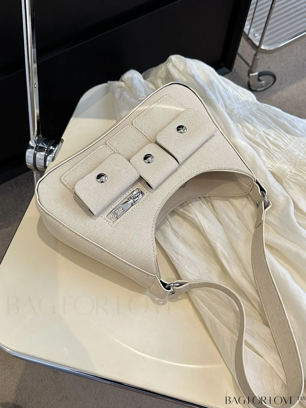 BagForLove - Premium Shoulder Bag with Ample Storage and Sleek Design