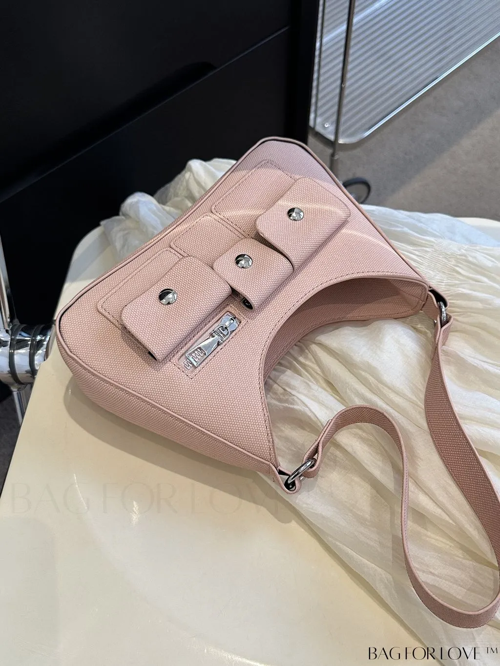 BagForLove - Premium Shoulder Bag with Ample Storage and Sleek Design