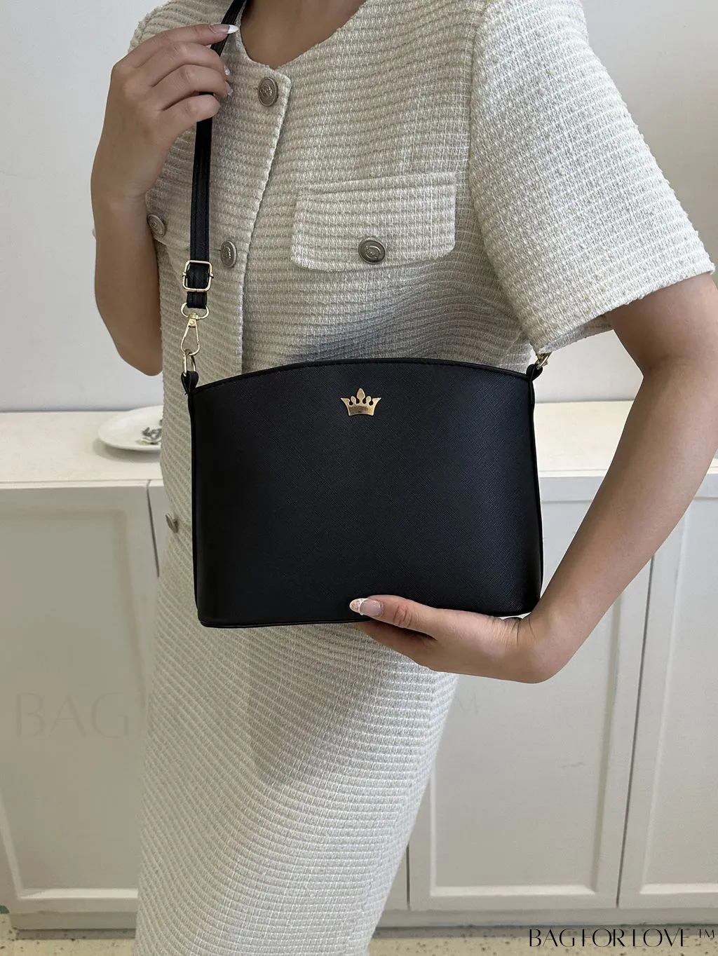 BagForLove - Sleek Black Crossbody Bag with Minimal Design