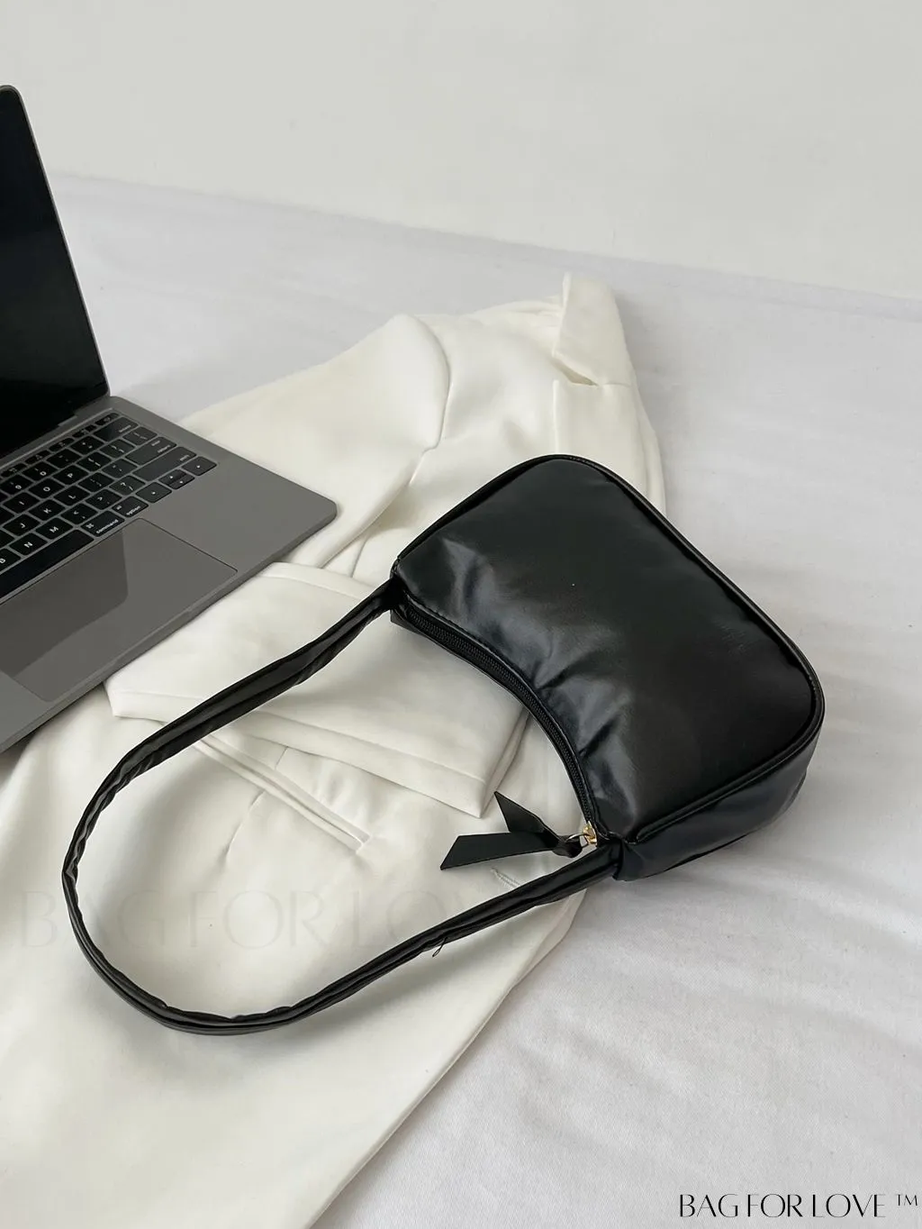 BagForLove - Sleek Shoulder Bag with Minimalist Design