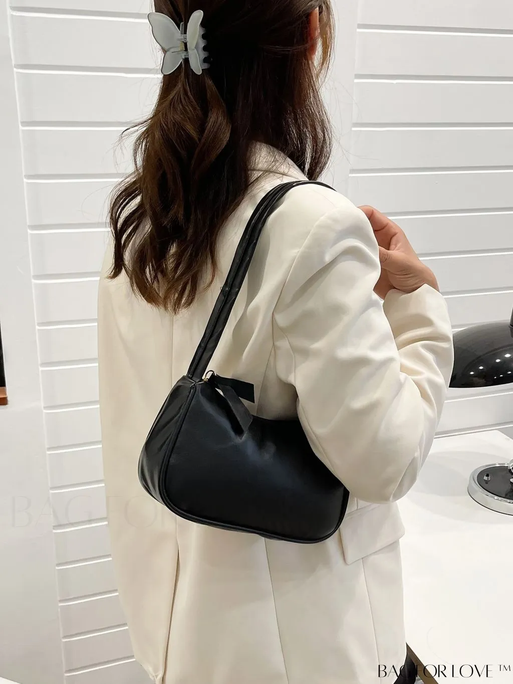 BagForLove - Sleek Shoulder Bag with Minimalist Design