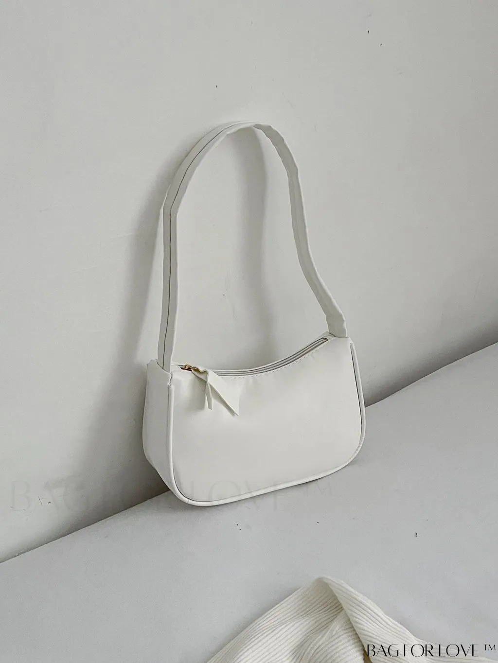 BagForLove - Sleek Shoulder Bag with Minimalist Design