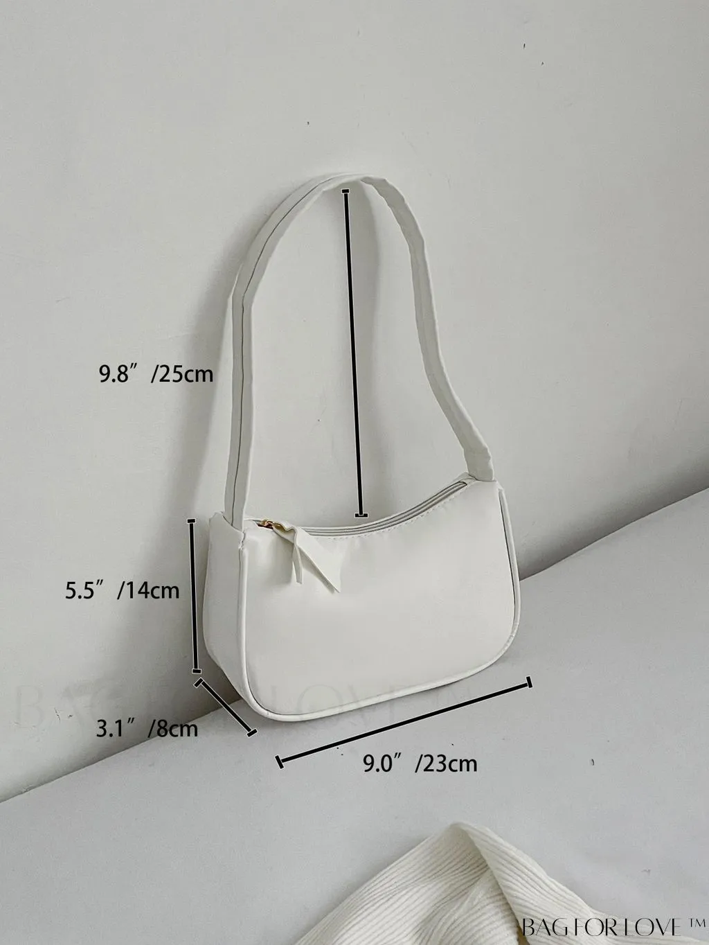 BagForLove - Sleek Shoulder Bag with Minimalist Design