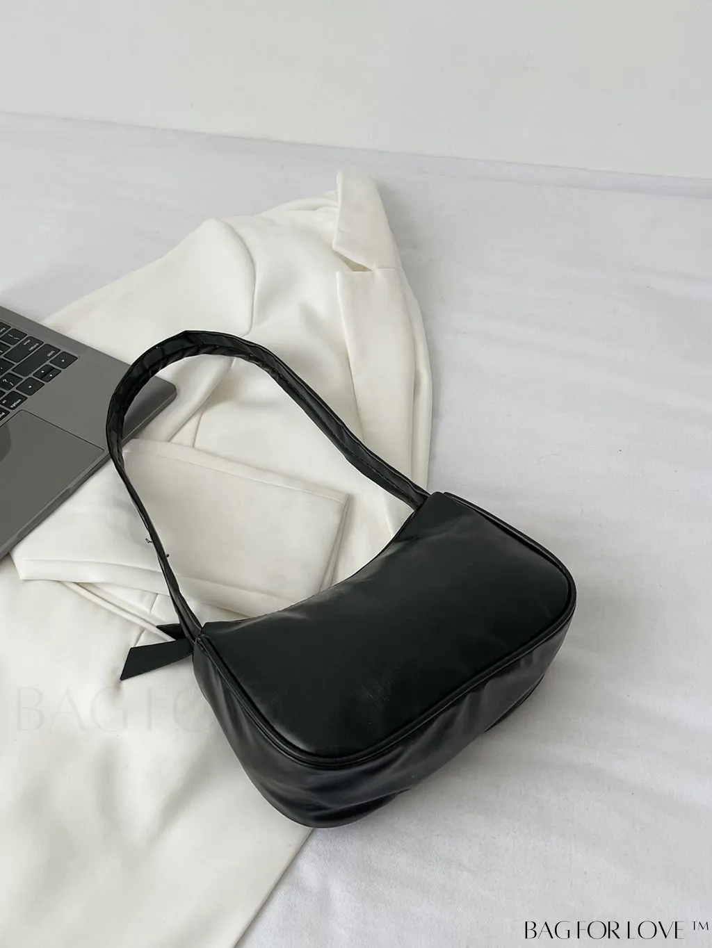 BagForLove - Sleek Shoulder Bag with Minimalist Design