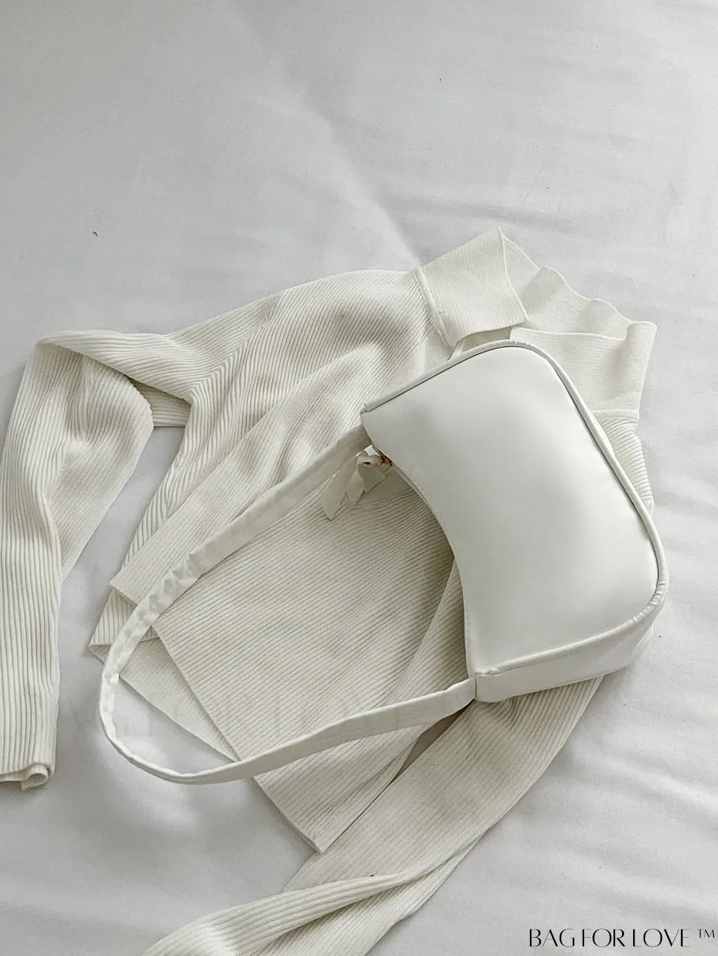 BagForLove - Sleek Shoulder Bag with Minimalist Design