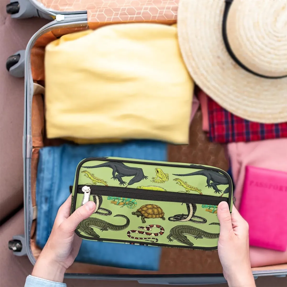 Boys Travel Toiletry Bag, Kids Waterproof Hanging Dopp Kit, Snake Lizard Turtle Wash Bag with Large Capacity for Travel, Sports, Shower