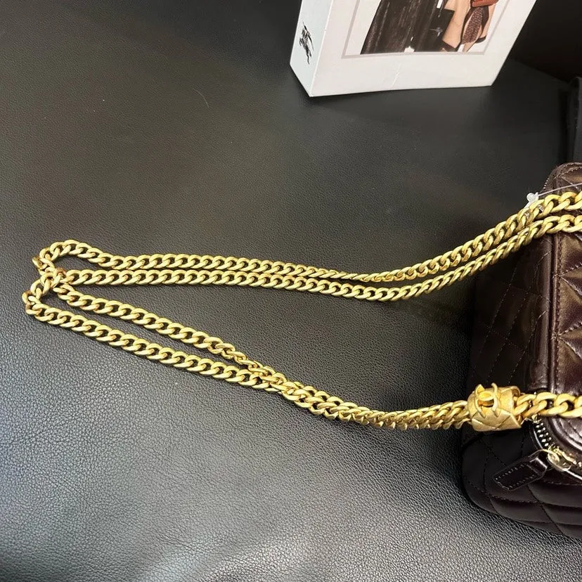 Cosmetic Model Chip Brown Leather Positive feedback Chanel Bag End-of-season Box Quilted