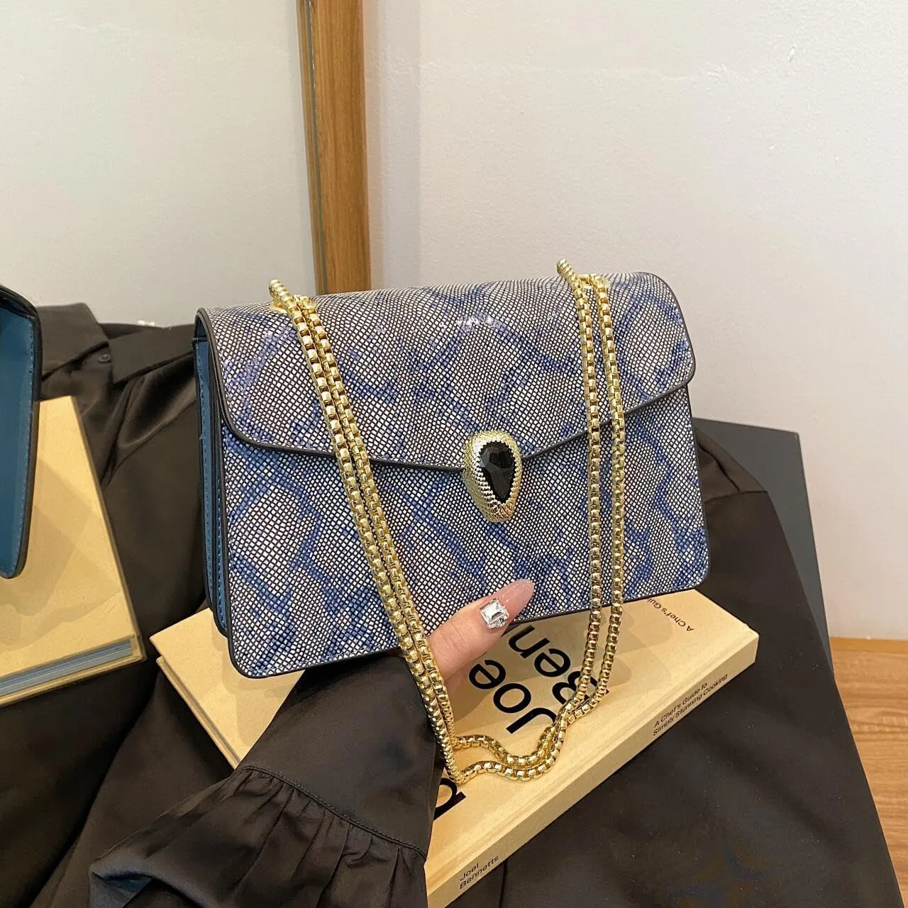 Crossbody Bags for Women Snake Printed Chain Shoulder Bags Trendy Handbags Clutch Purses