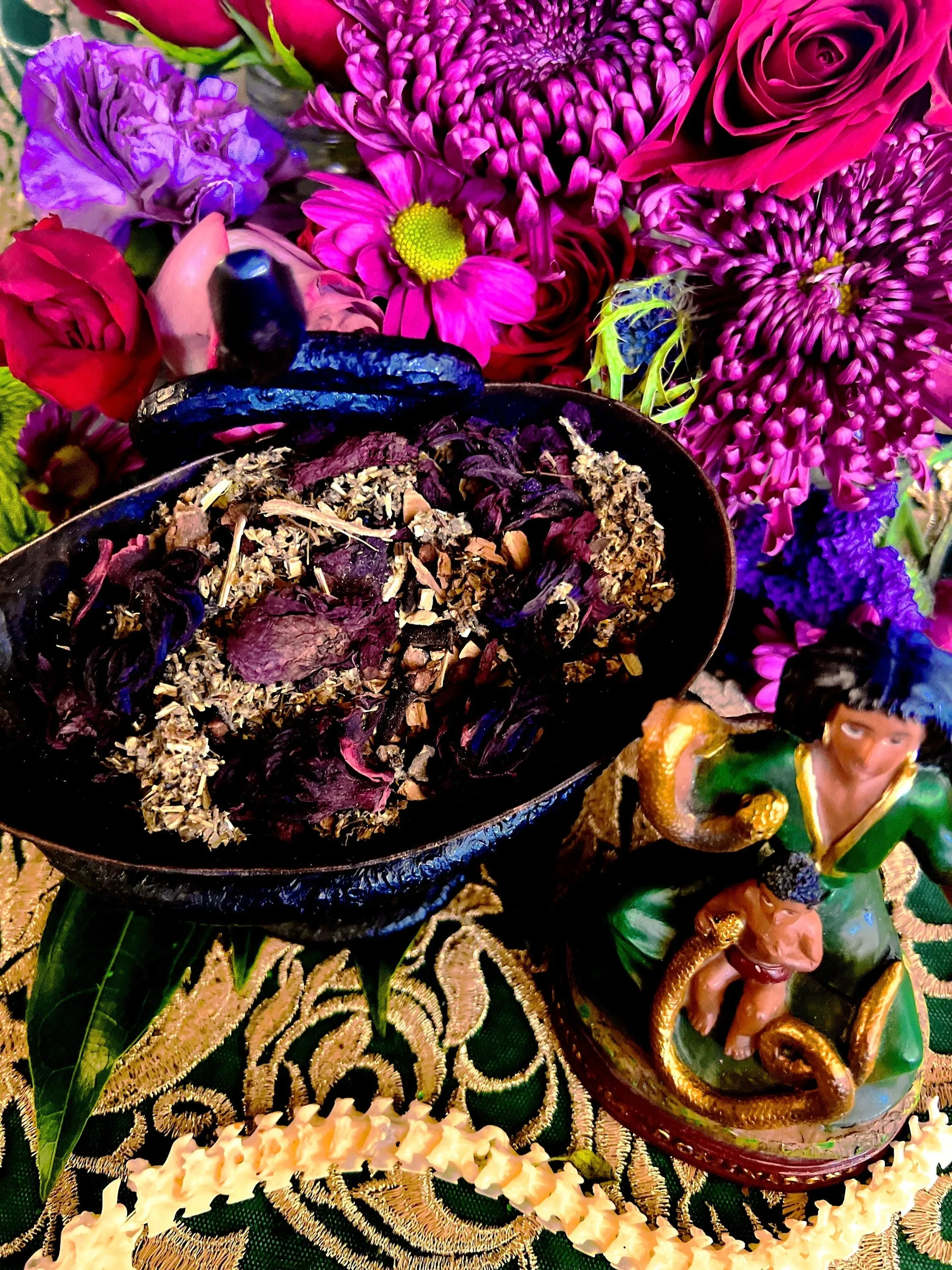 Filomena Lubana Herbs   Domination   Santa Marta Dominadora   Marta La Culebra   Saint Martha The Dominator   Dominatrix