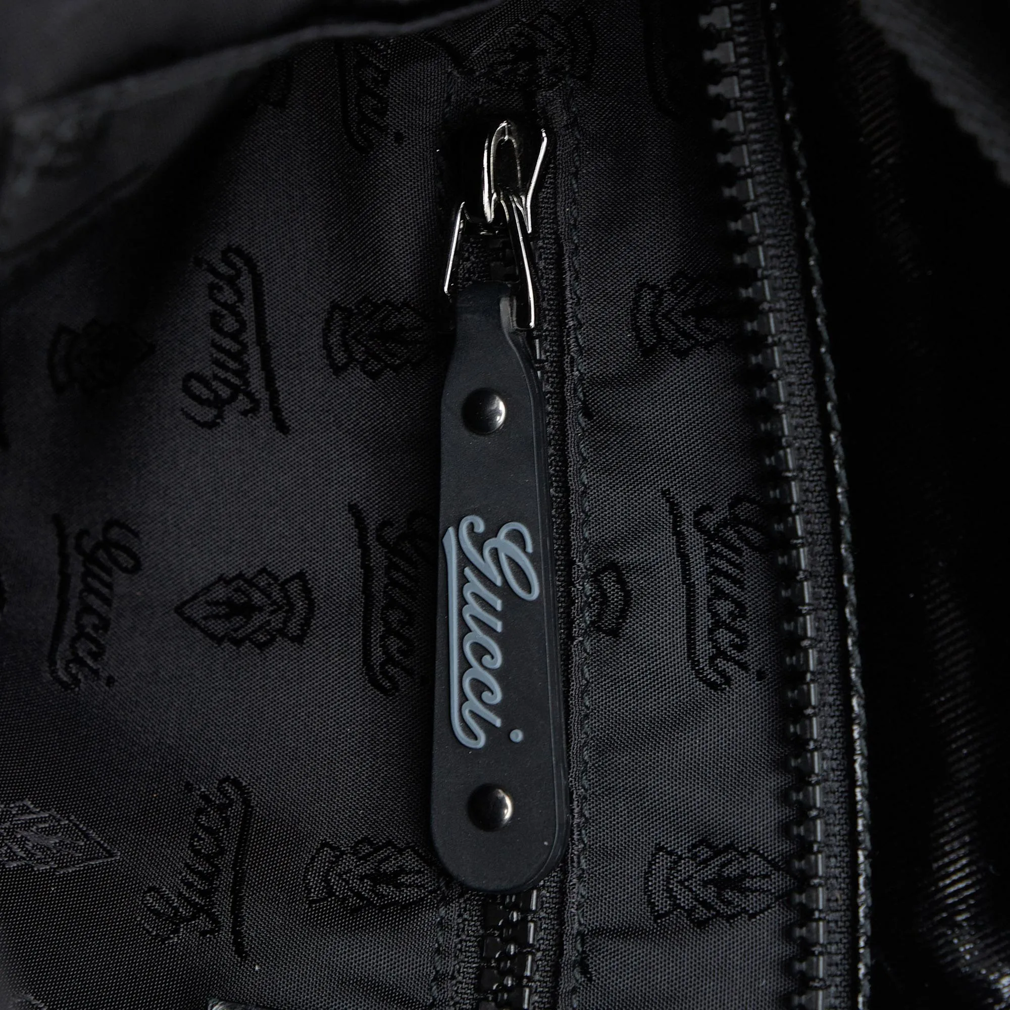Gucci Crest Crossbody (SHG-Qfnux7)