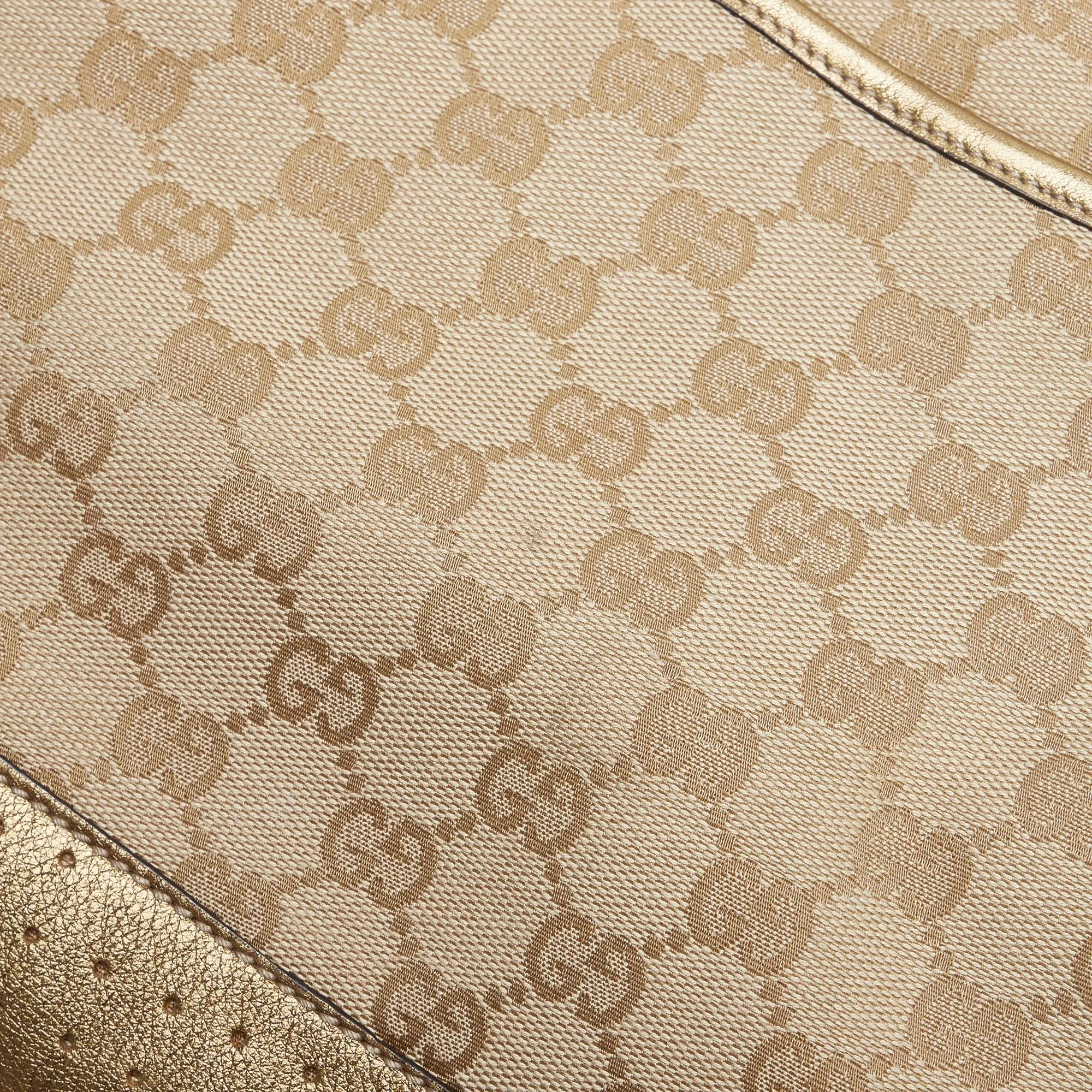 Gucci GG Canvas Crossbody Bag (SHG-am6vgN)