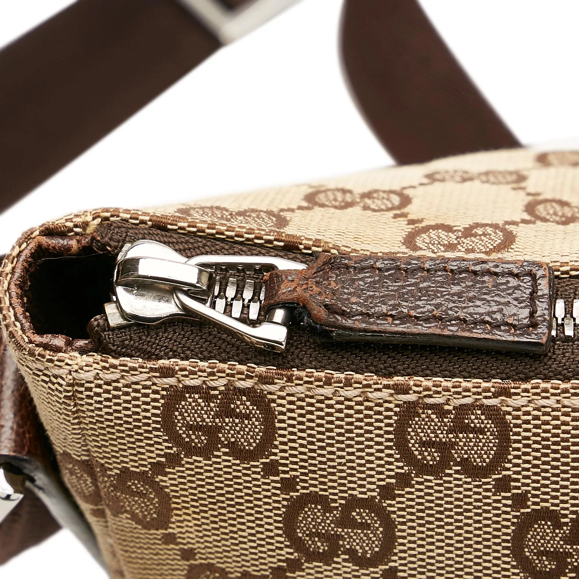Gucci GG Canvas Crossbody Bag (SHG-bEZWx8)