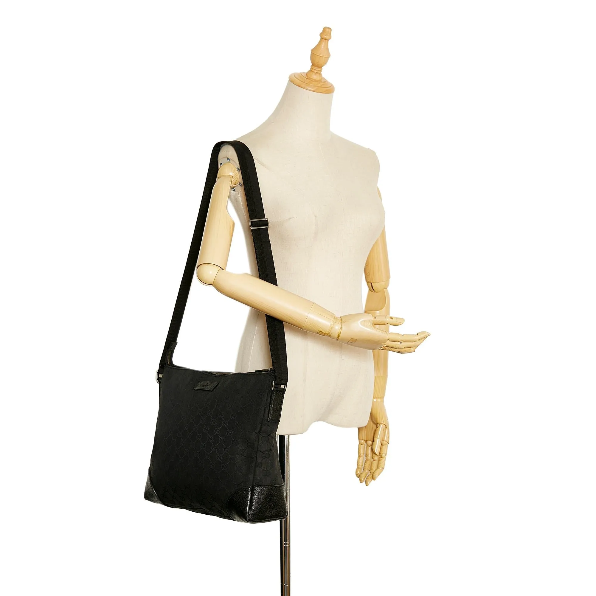 Gucci GG Canvas Crossbody Bag (SHG-OTTZxX)
