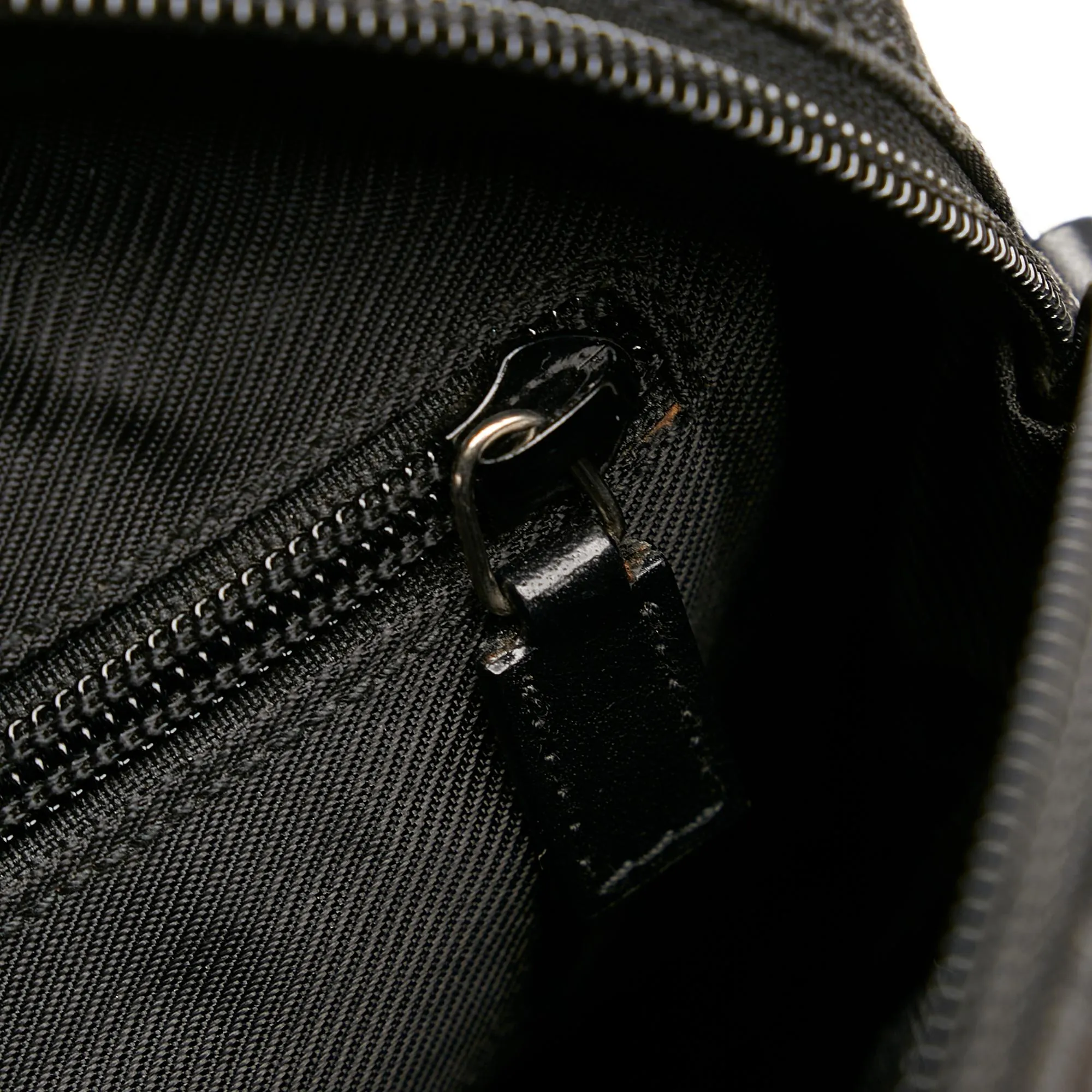 Gucci GG Canvas Crossbody Bag (SHG-z4ByfH)