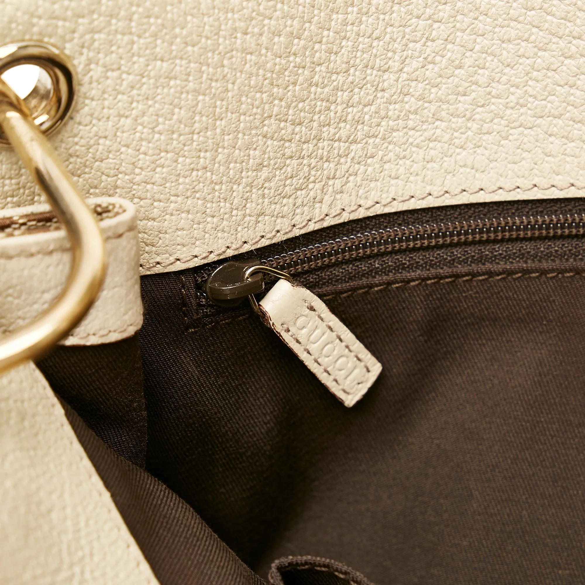 Gucci GG Canvas Eclipse Crossbody (SHG-w1Zjmu)