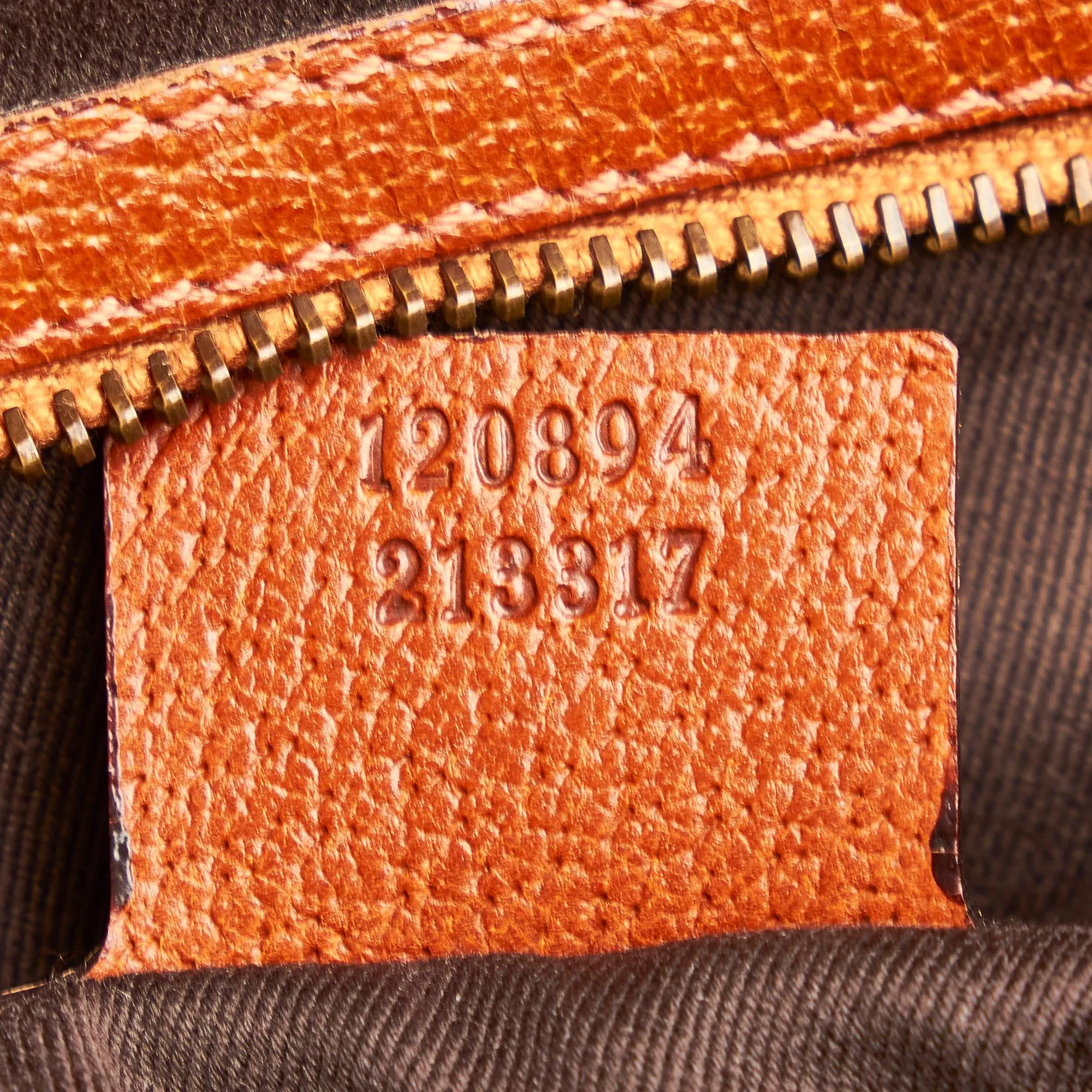 Gucci GG Canvas Nailhead Crossbody Bag (SHG-33698)