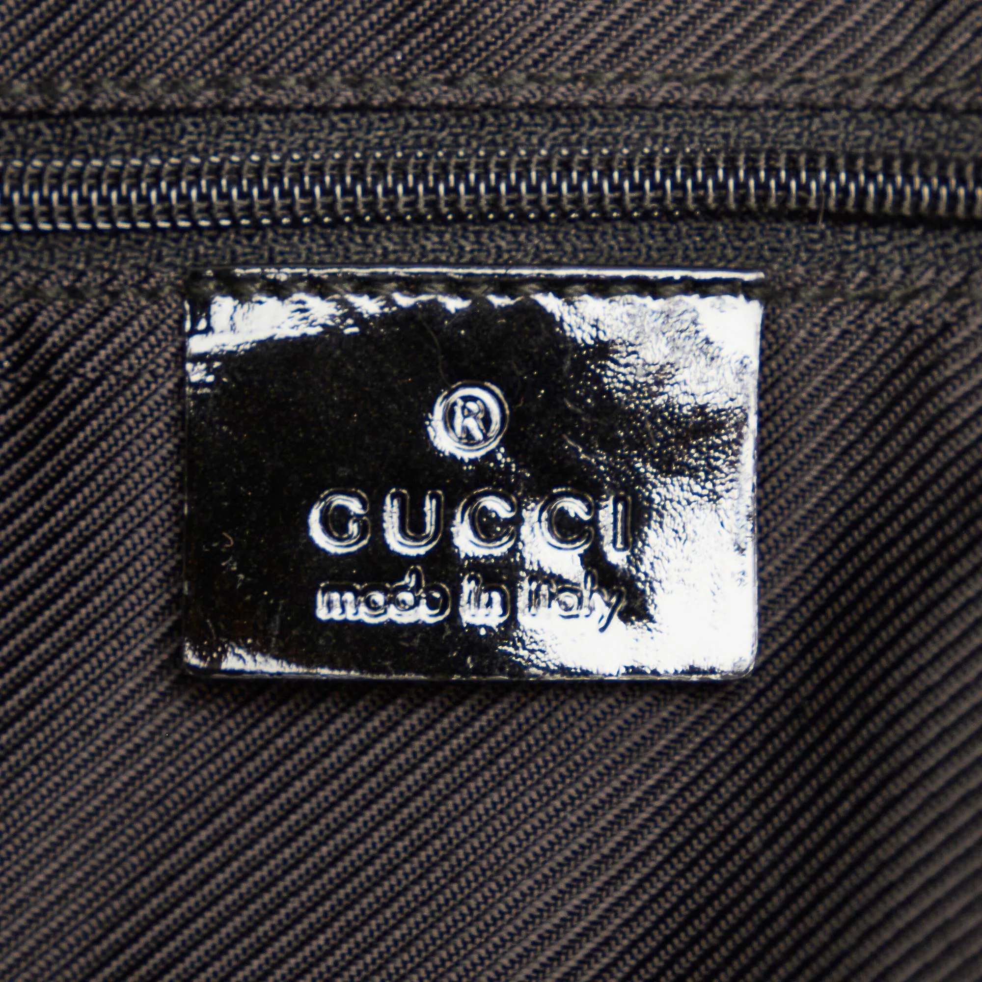Gucci GG Canvas Shoulder Bag (SHG-wkTZaU)