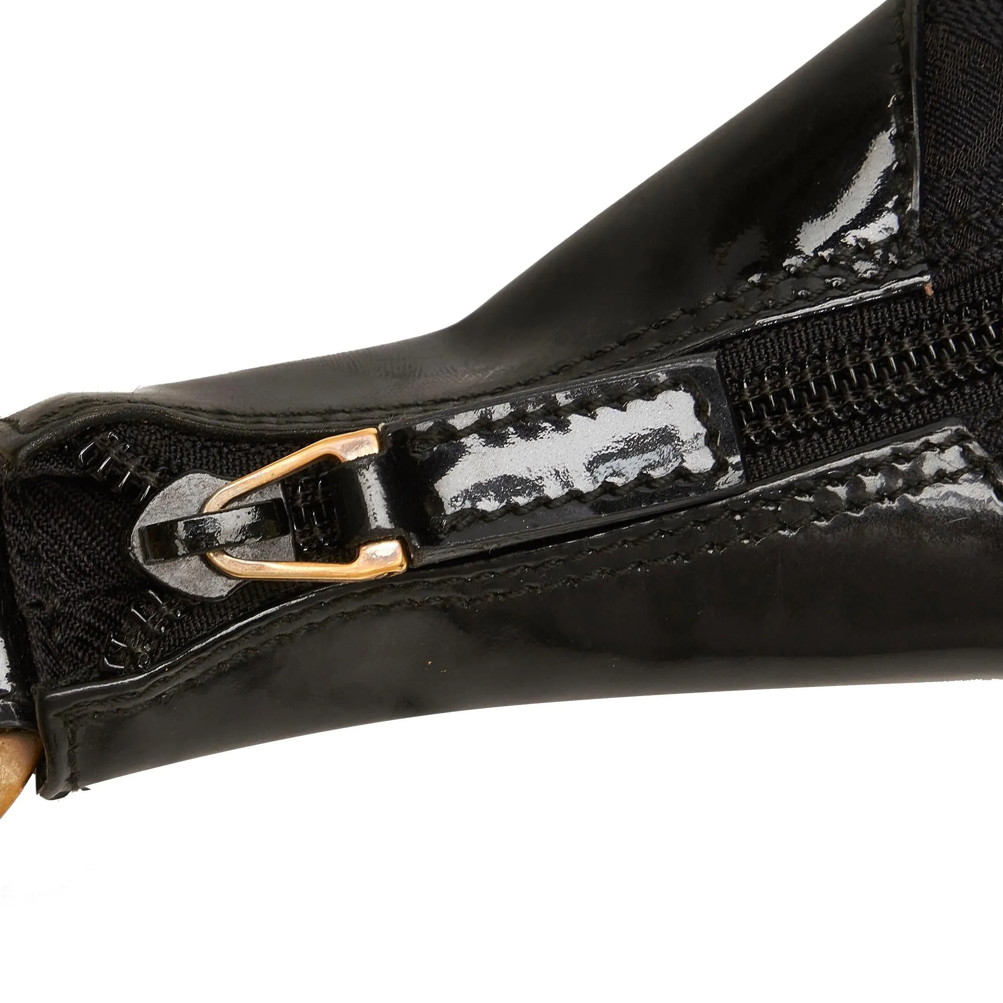 Gucci GG Canvas Shoulder Bag (SHG-wkTZaU)
