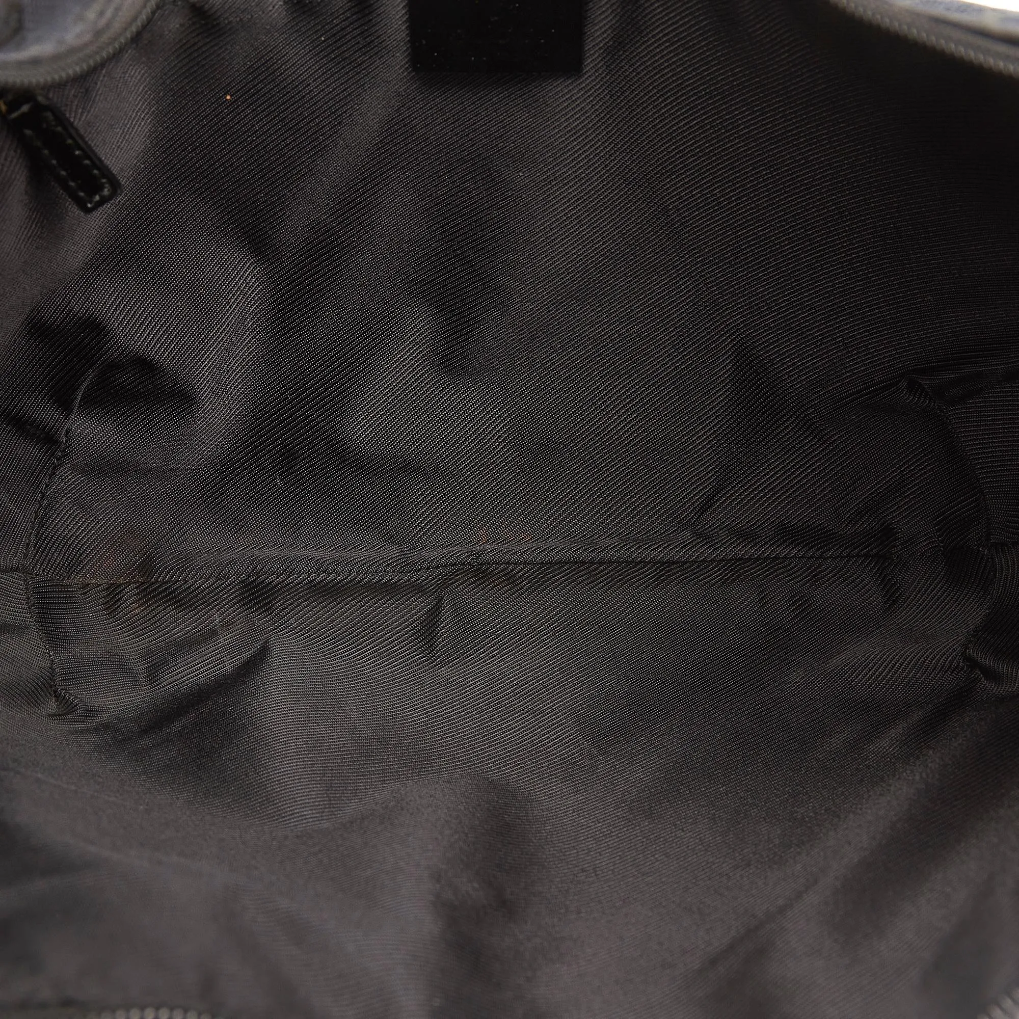 Gucci GG Canvas Shoulder Bag (SHG-wkTZaU)