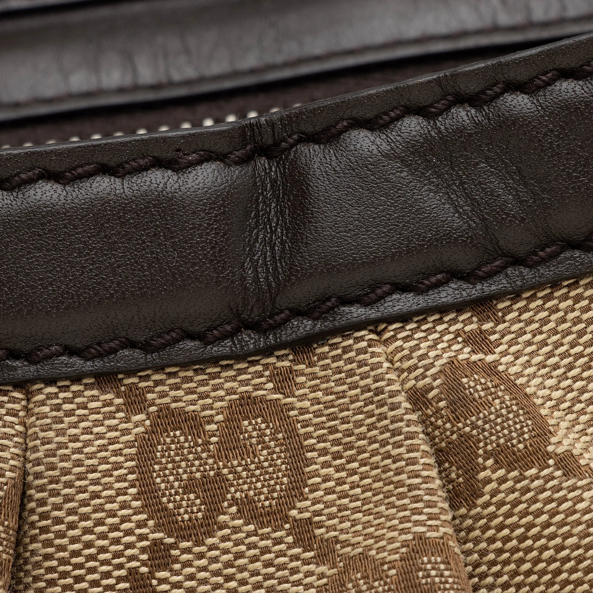 Gucci GG Canvas Sukey Messenger Bag (SHF-22606)