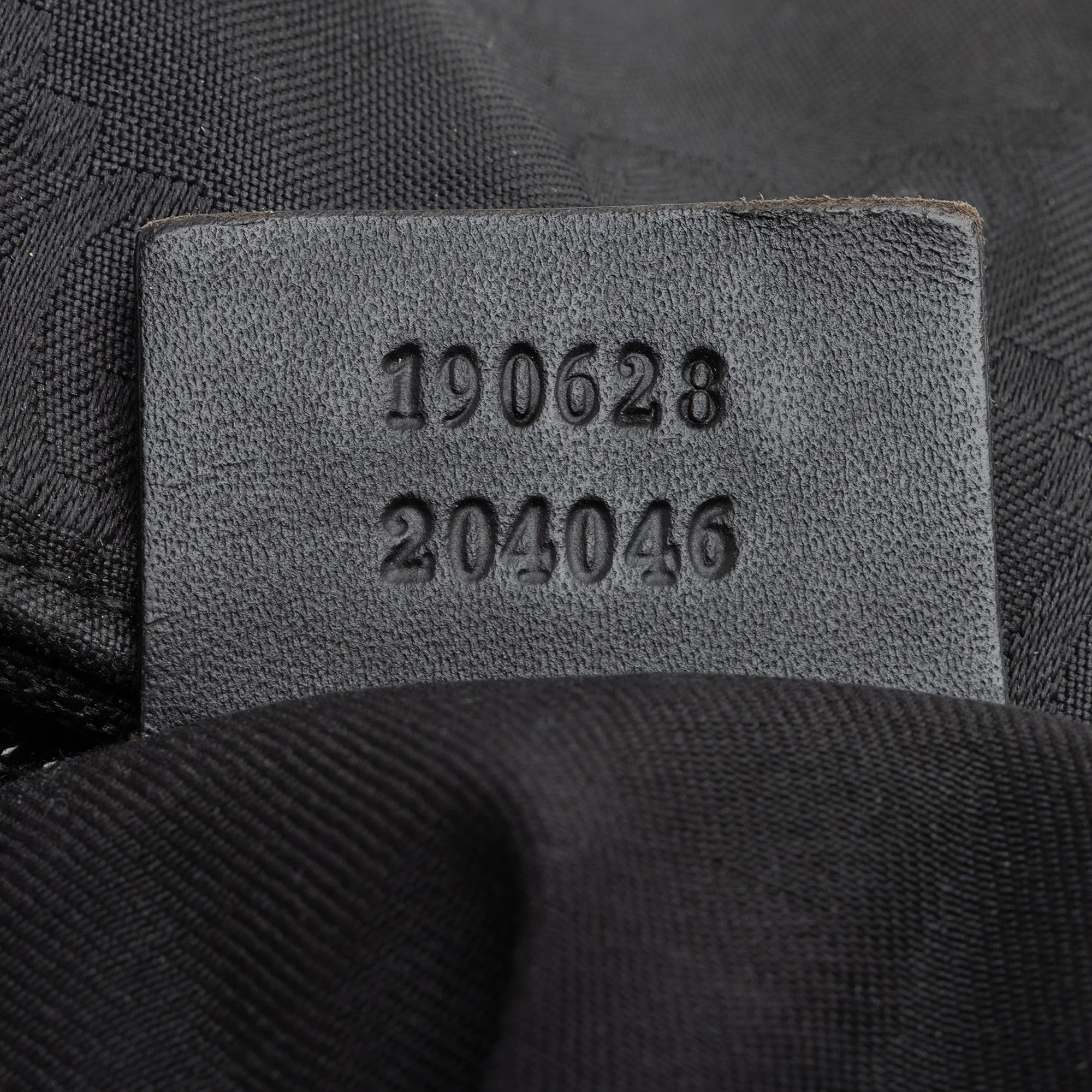 Gucci GG Nylon Large Messenger Bag (SHF-kF37Kx)