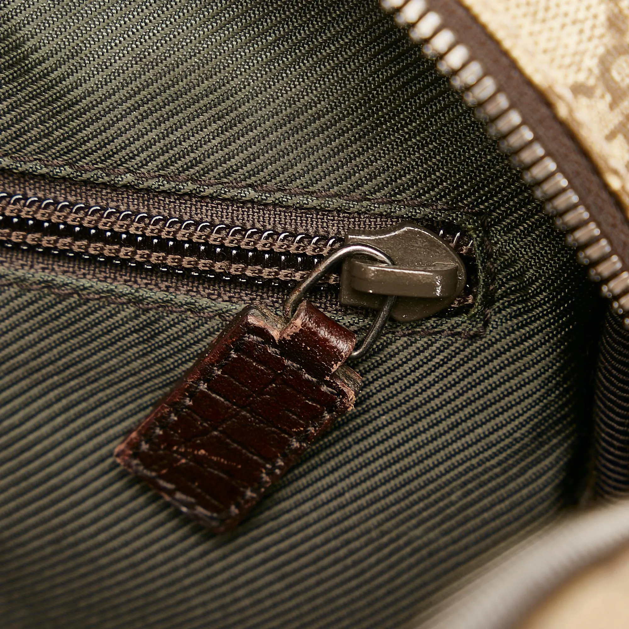 Gucci GG Supreme Crossbody (SHG-36820)