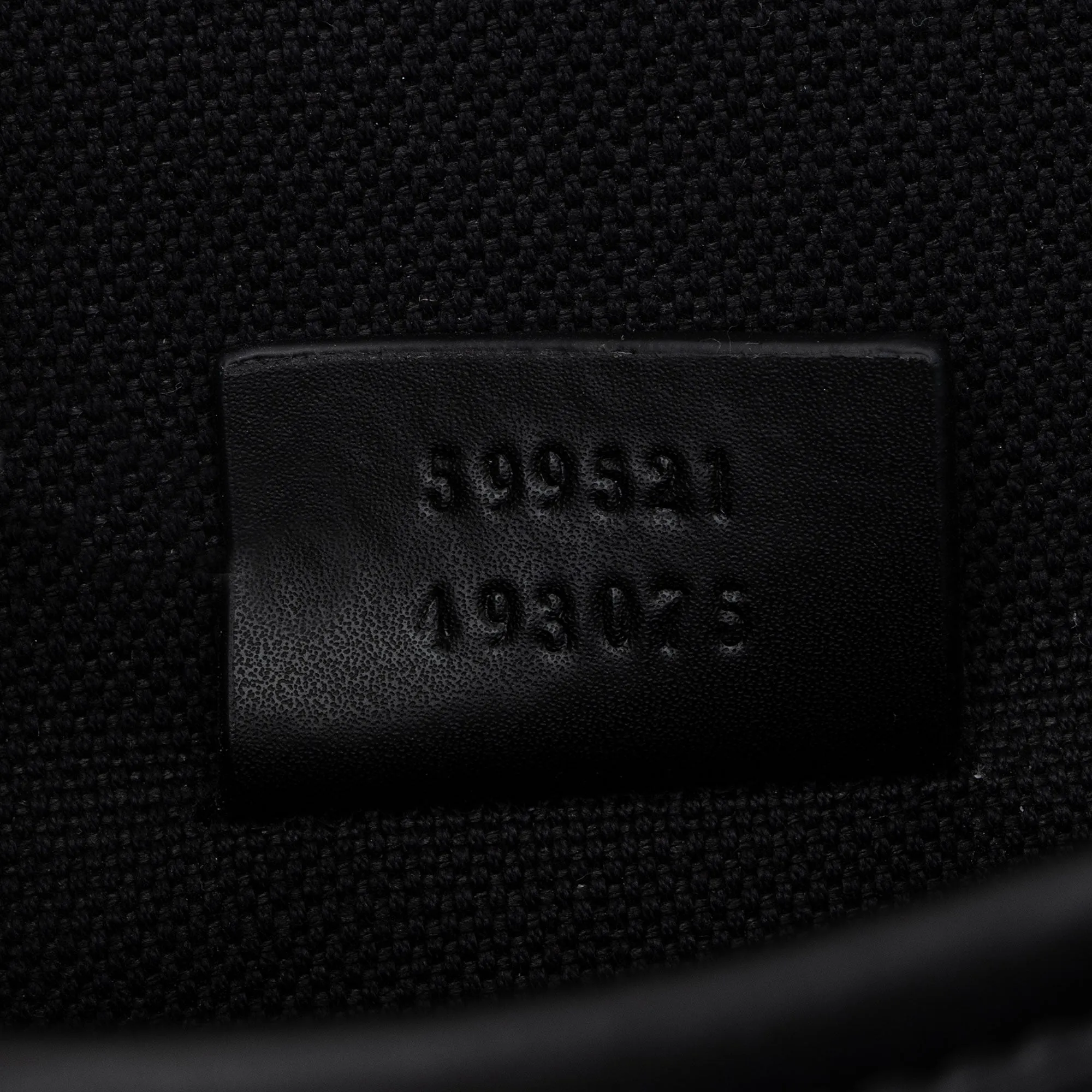 Gucci GG Supreme Envelope Medium Messenger Bag (SHF-wZrT5w)