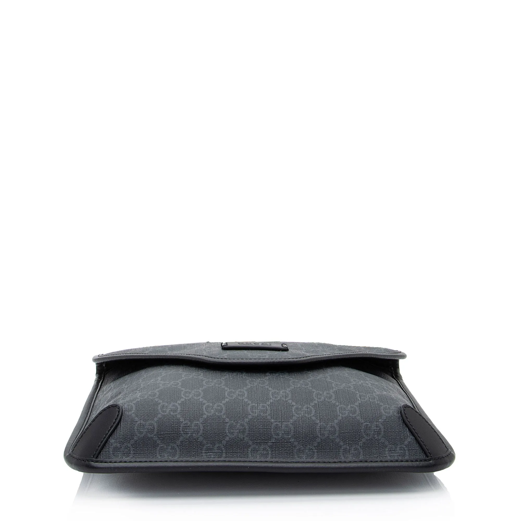 Gucci GG Supreme Envelope Medium Messenger Bag (SHF-wZrT5w)