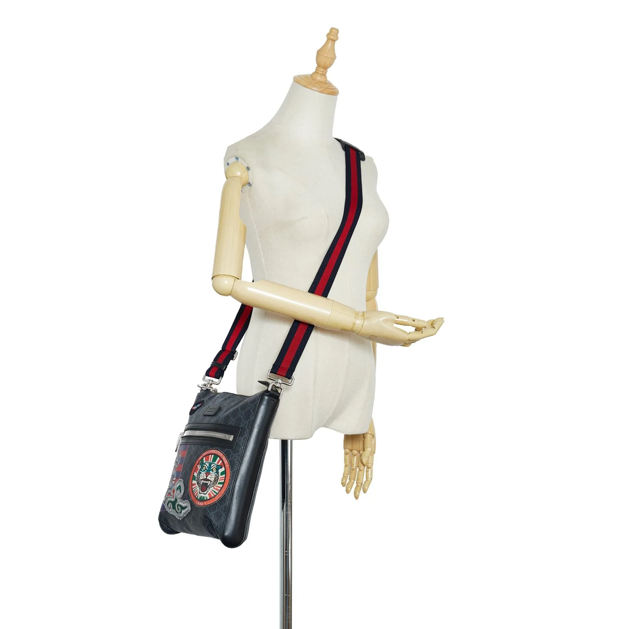 Gucci GG Supreme Night Courier Crossbody Bag (SHG-2BMRhr)