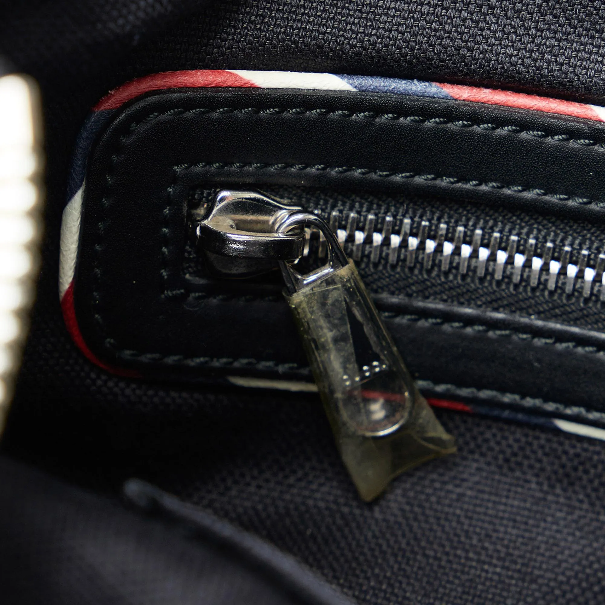 Gucci GG Supreme Night Courier Crossbody Bag (SHG-2BMRhr)