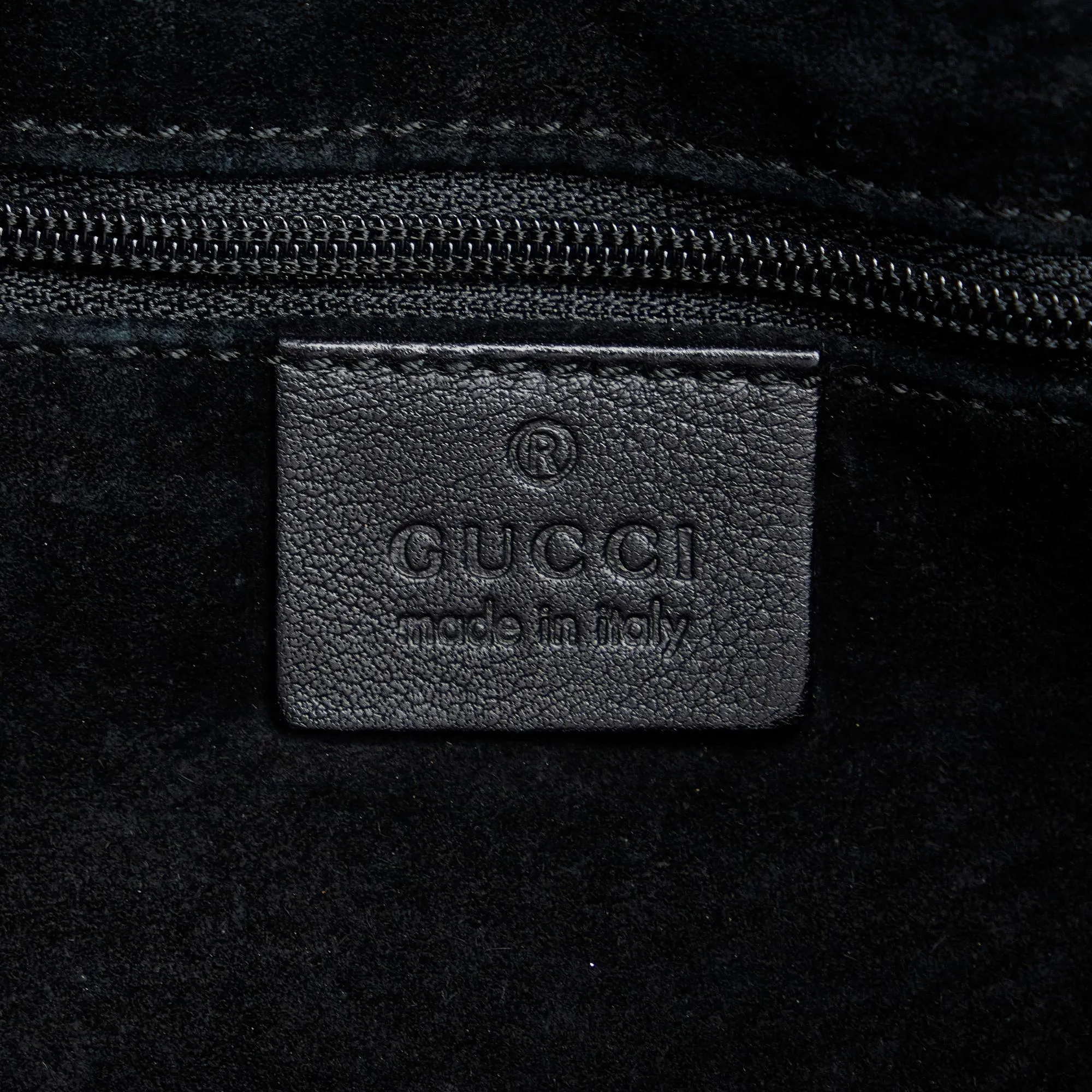 Gucci Leather Drawstring Shoulder Bag (SHG-RSAtpw)