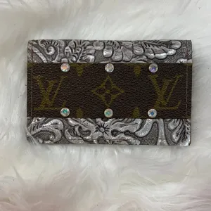 Keep It Gypsy Lavish Silver Hand Tooled Embossed Leather Cowhide Credit Card Holder
