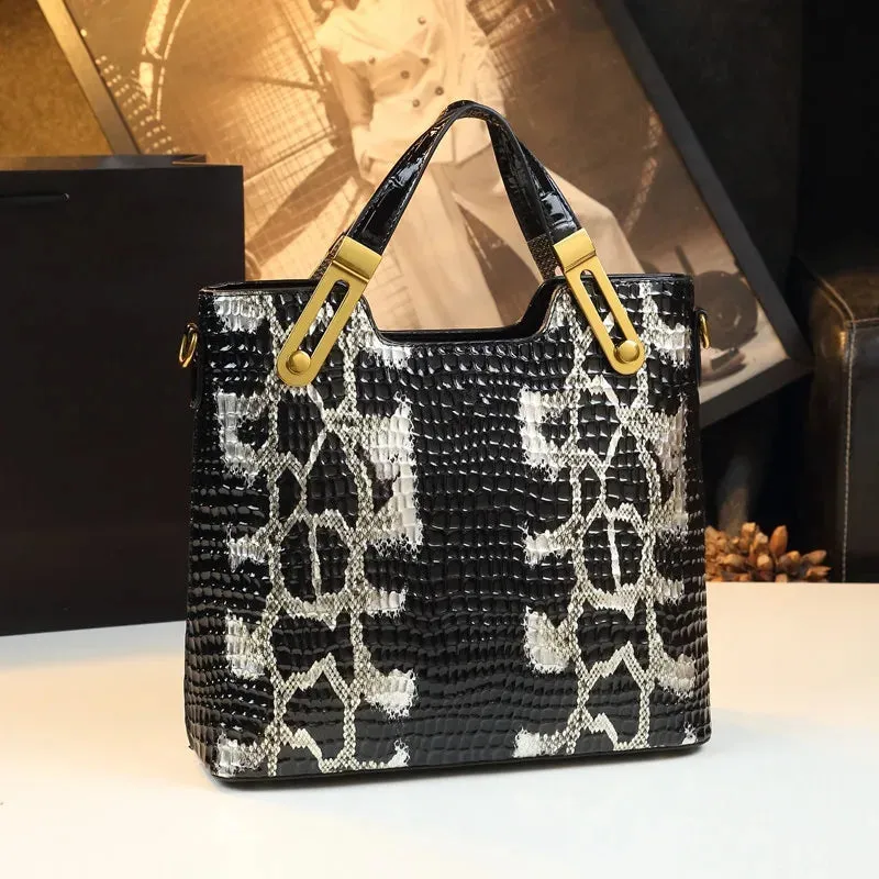 Luxury Fashion Snake Pattern Women Handbags New Genuine Leather Large Capacity  Shoulder  Bag.