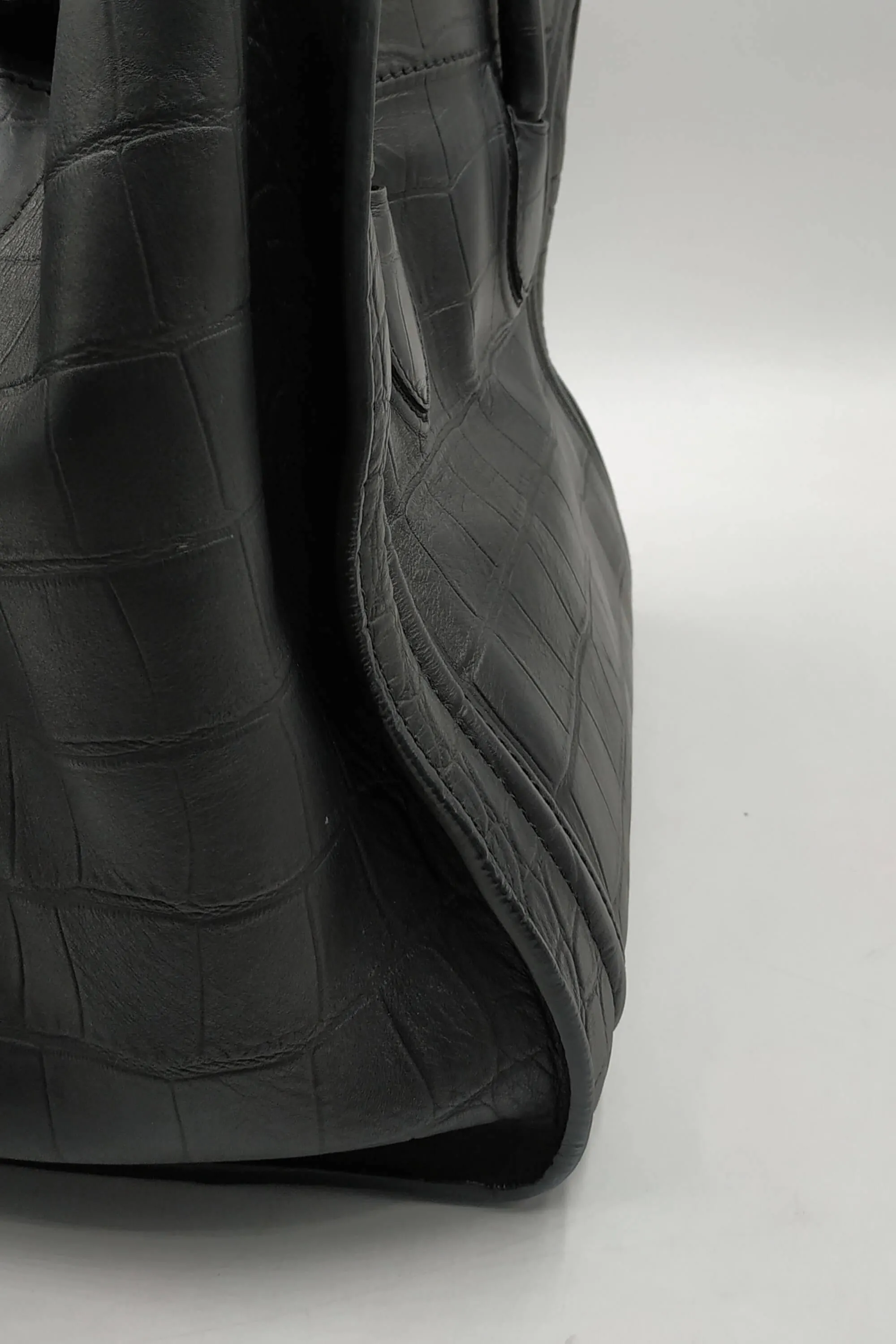 Medium Phantom Black Crocodile Embossed Black