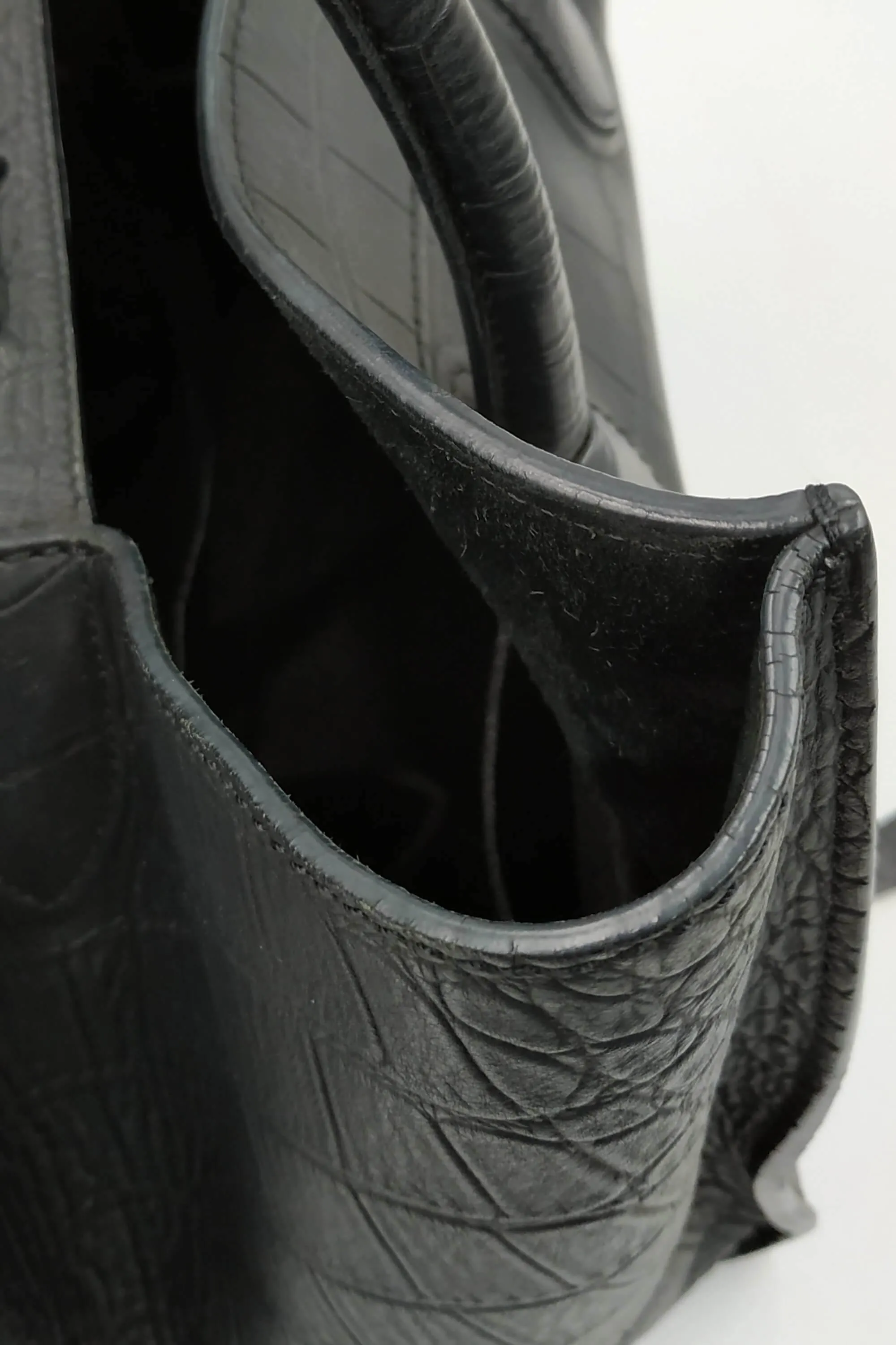 Medium Phantom Black Crocodile Embossed Black