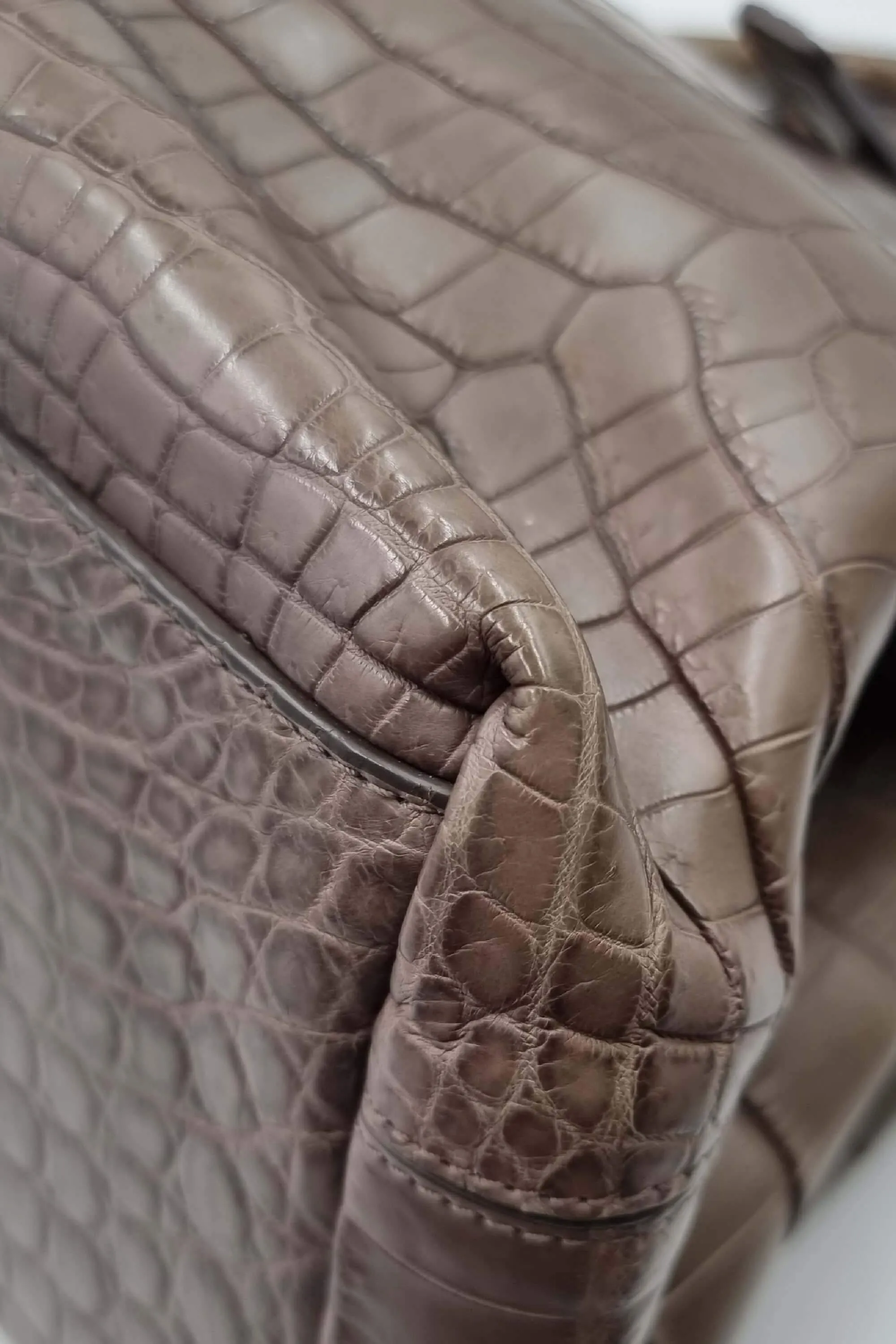 Medium Roma Crocodile Embossed Brown