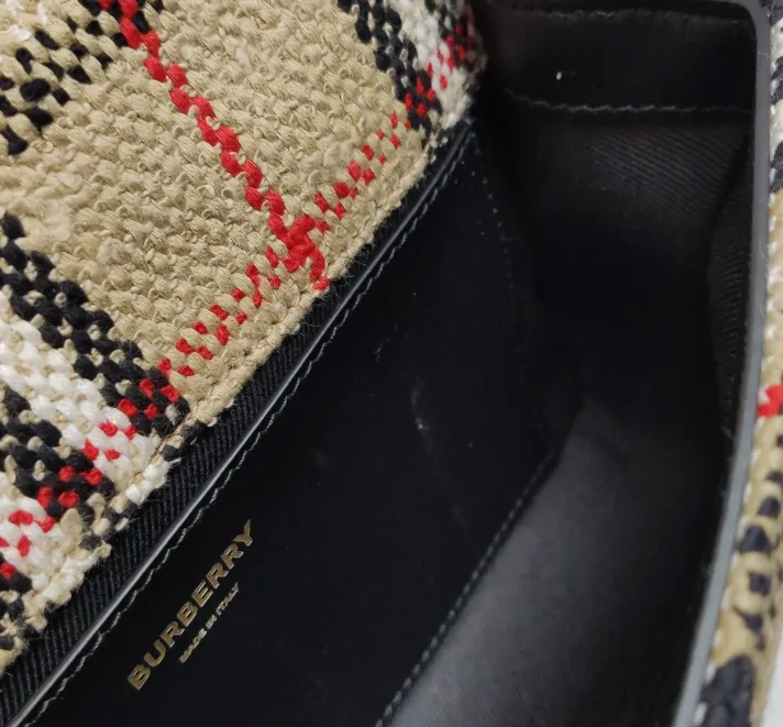 Preloved Burberry Lola Small bag Khaki 24*13*6cm 24111078939186