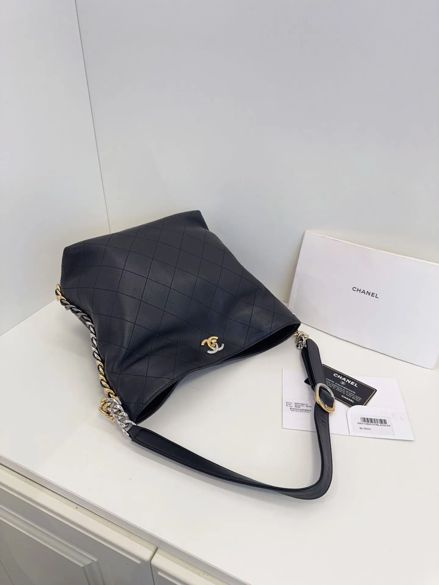 Preloved Chanel bag 23*27*12cm black 117609