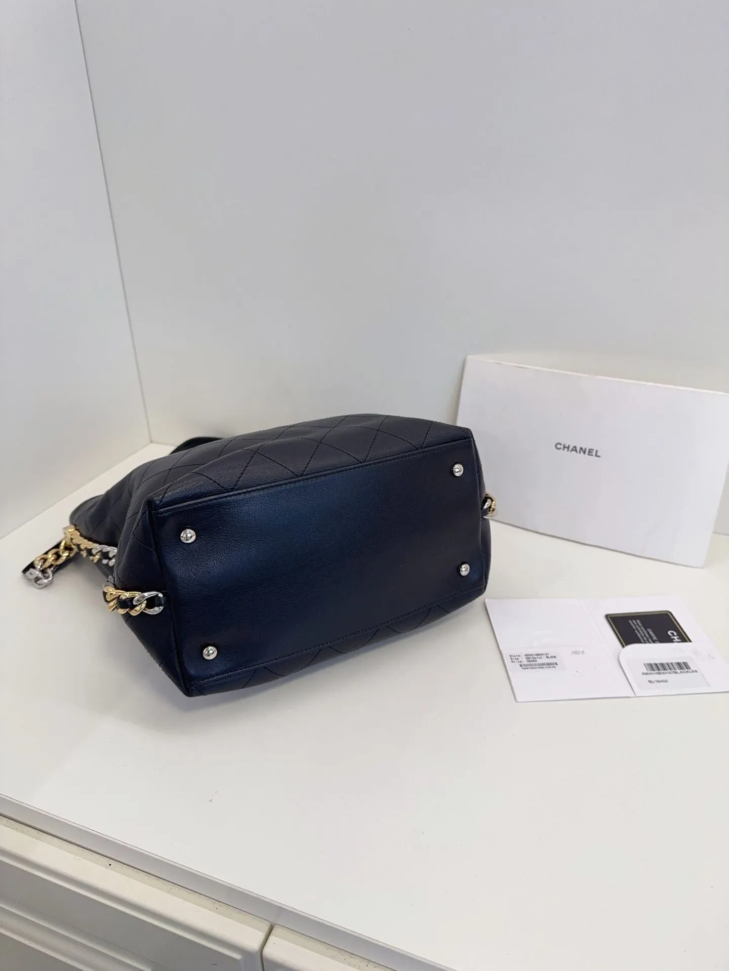 Preloved Chanel bag 23*27*12cm black 117609