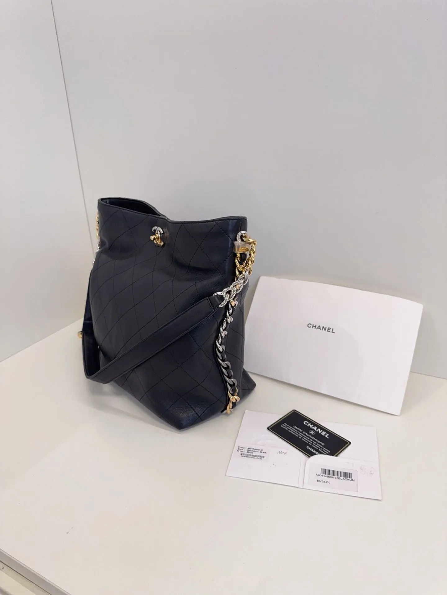 Preloved Chanel bag 23*27*12cm black 117609