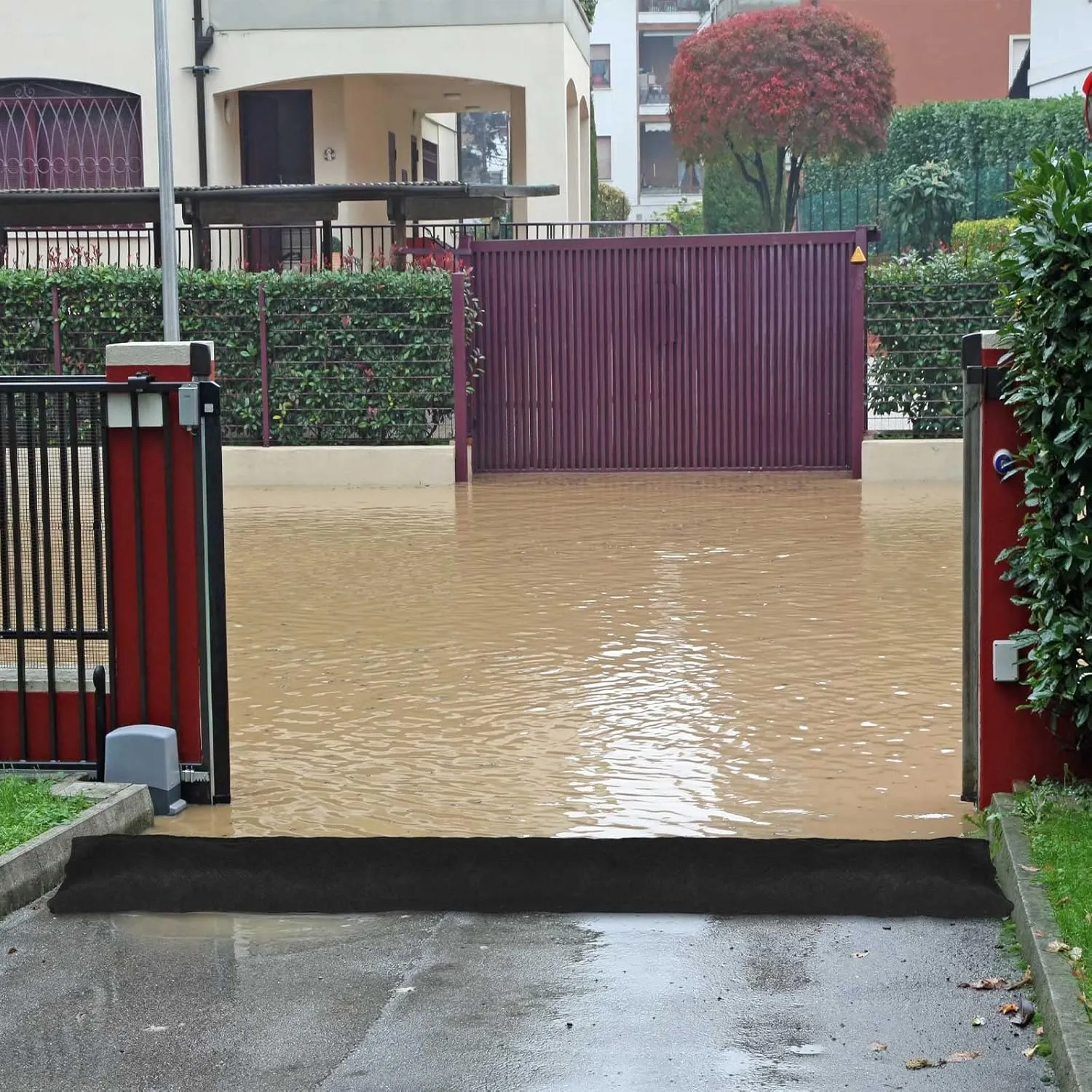 Sabary Water Barrier 5 ft x 6.5 inch Absorbent Flood Barriers Home Sandless Sand Bags for Flooding Reusable Water Absorber Snake for Rain Hurricane Garage Basement Door, Black(12 Pcs)