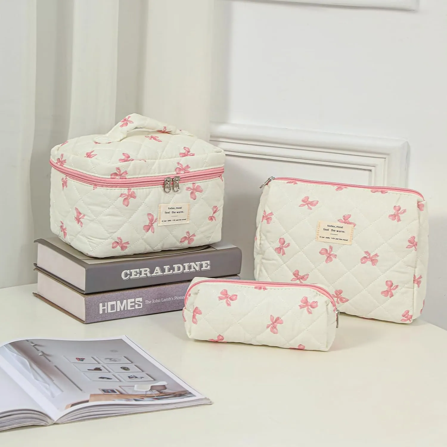 uekeboag Large Travel Quilted Makeup Bag for Women, Floral Cotton Cosmetic Bag, Coquette Aesthetic Floral Toiletry Organizer Bag